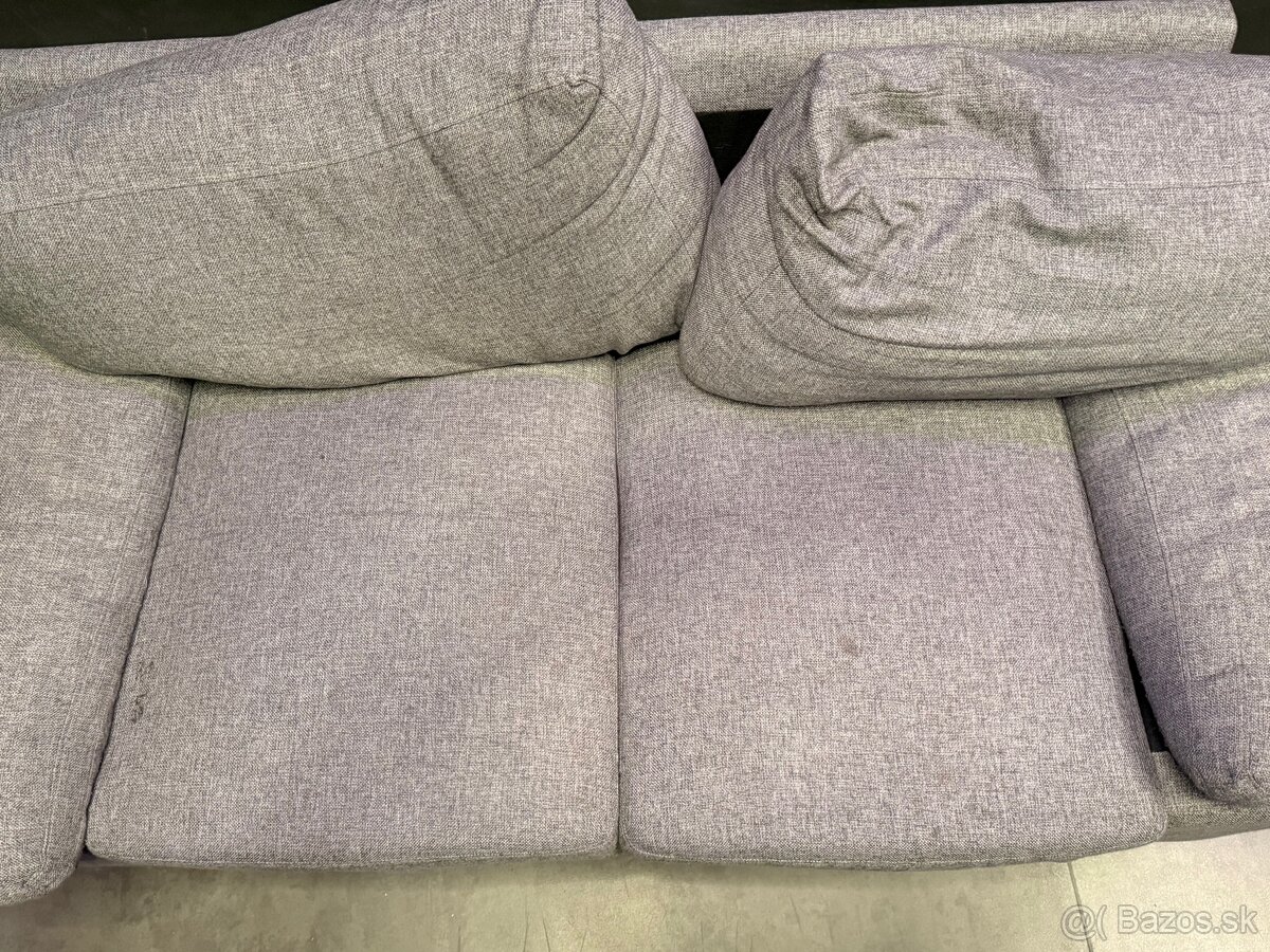 Predám dve pohovky v dobrom stave. - 2