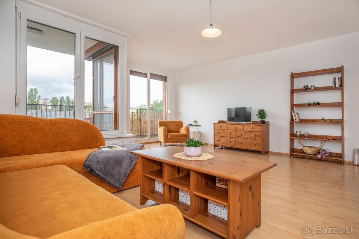 1i byt-BA /Ružinov, 59,70 + 7,8 m2 lóggia + 2,8 m2 pivnica - 2