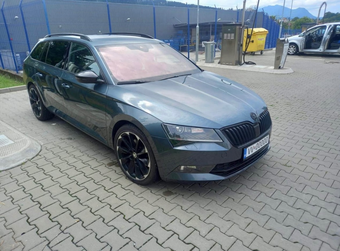 Škoda Supetb 3sportline 4x4 combi 140 KW - 2
