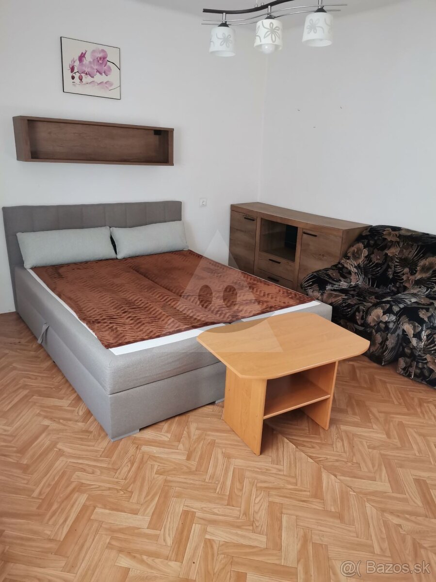 Na predaj poschodový rodinný dom v obci Pribeta - 2