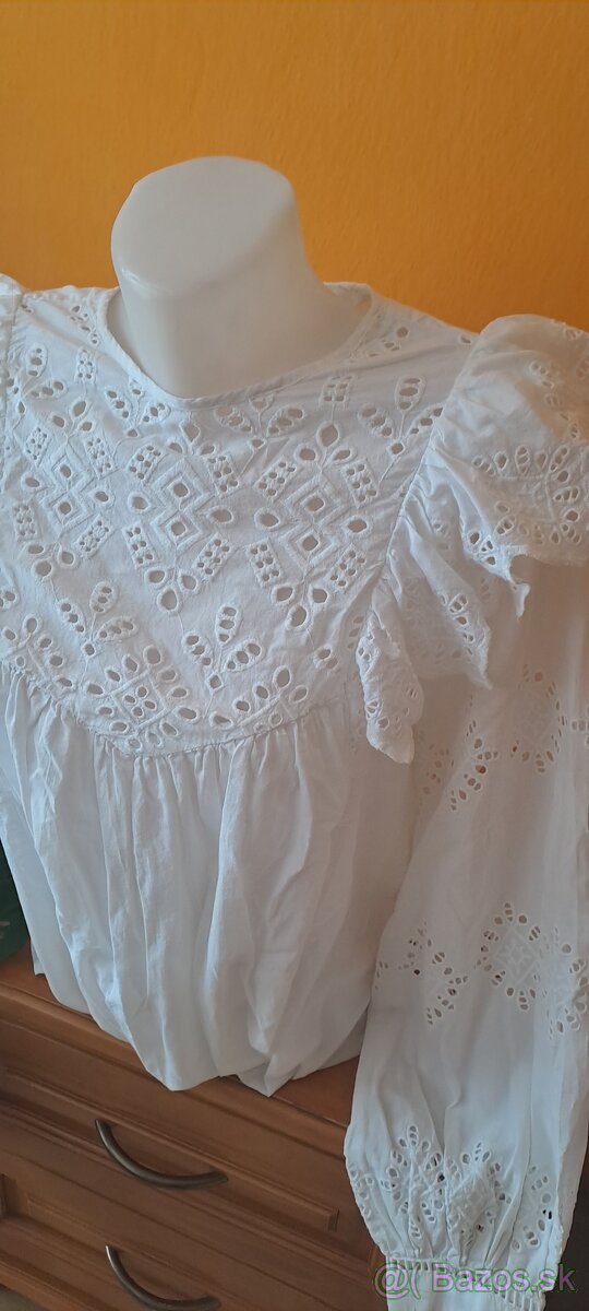 Nadherna luxusna vysivana bluzka vel.34 - 2