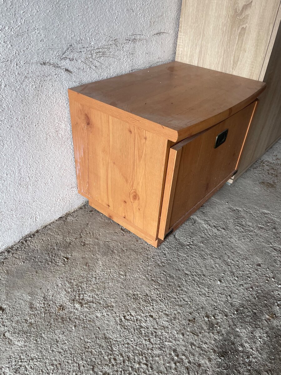 Drevená skrinka - 2