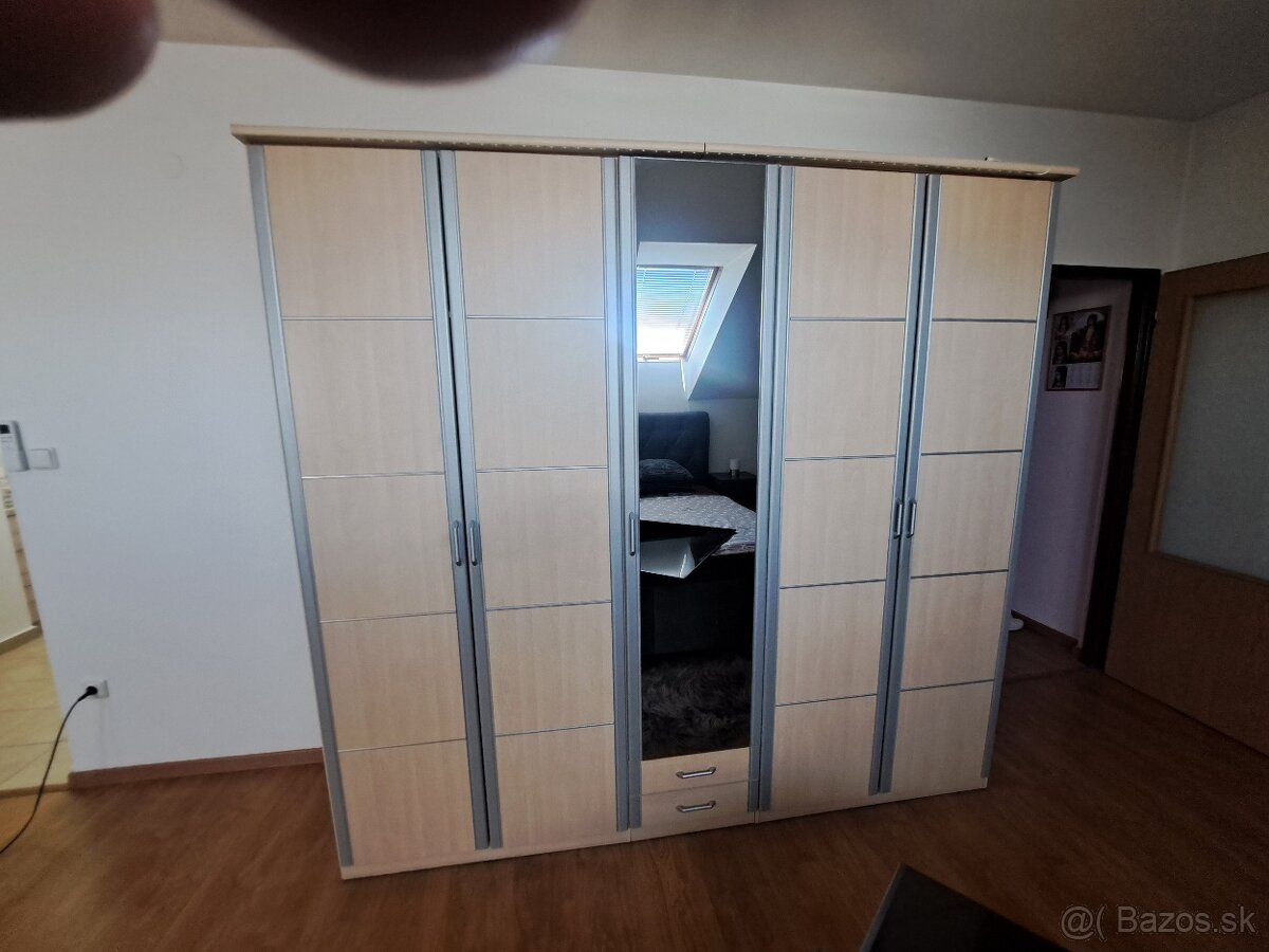 Predám skriňu - 2