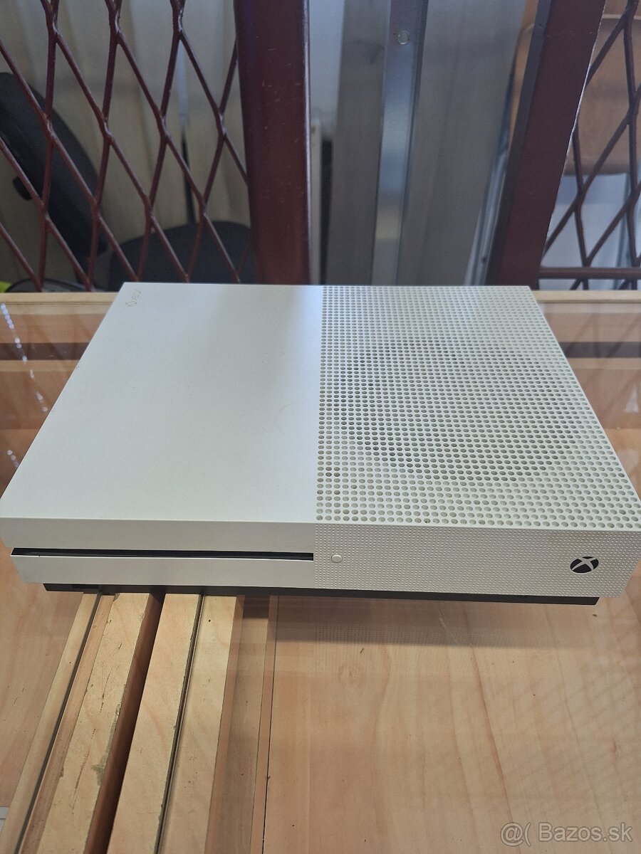 Xbox one S, 1TB - 2