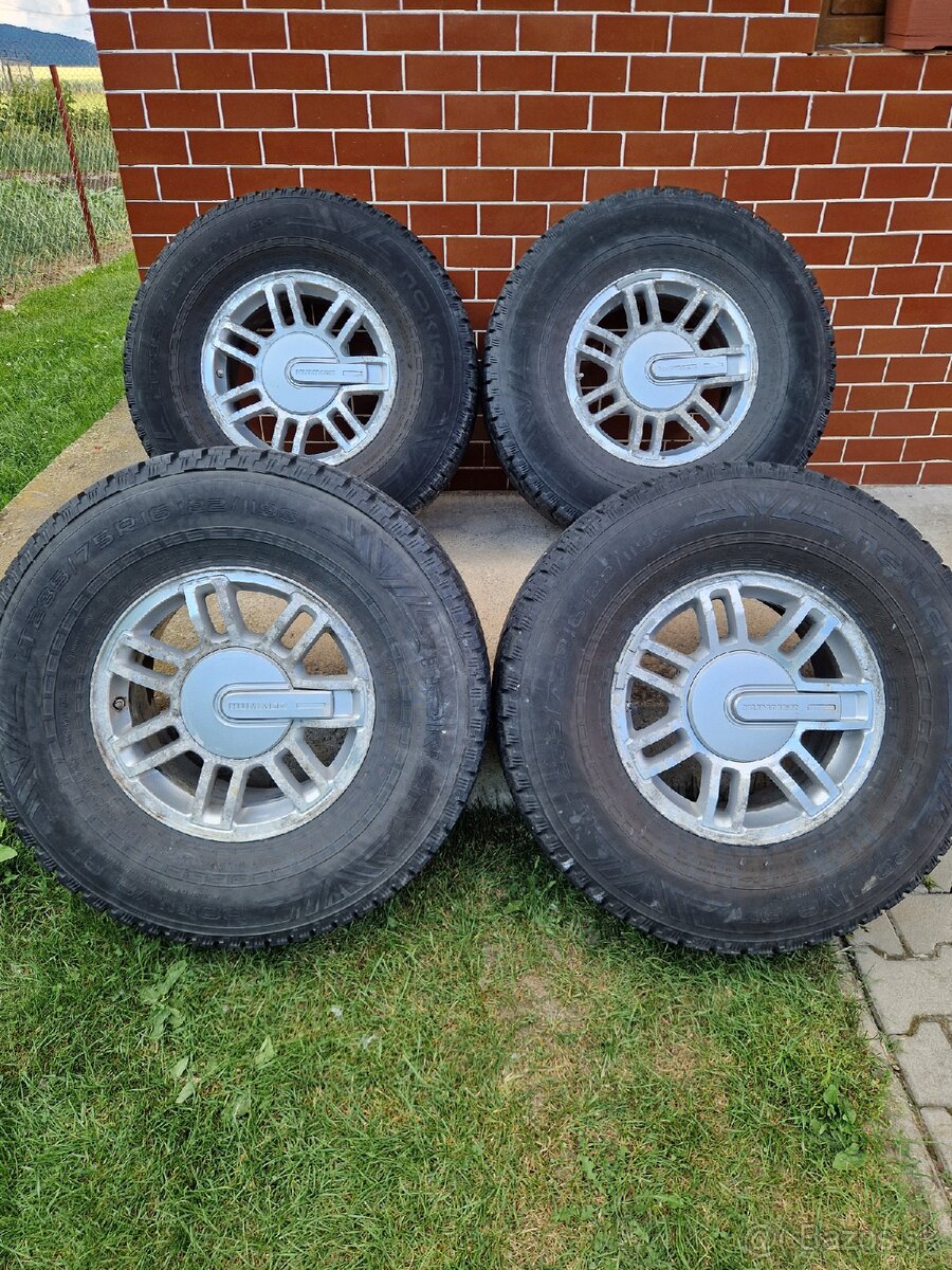 Hummer H3 kolesa R16 - 2