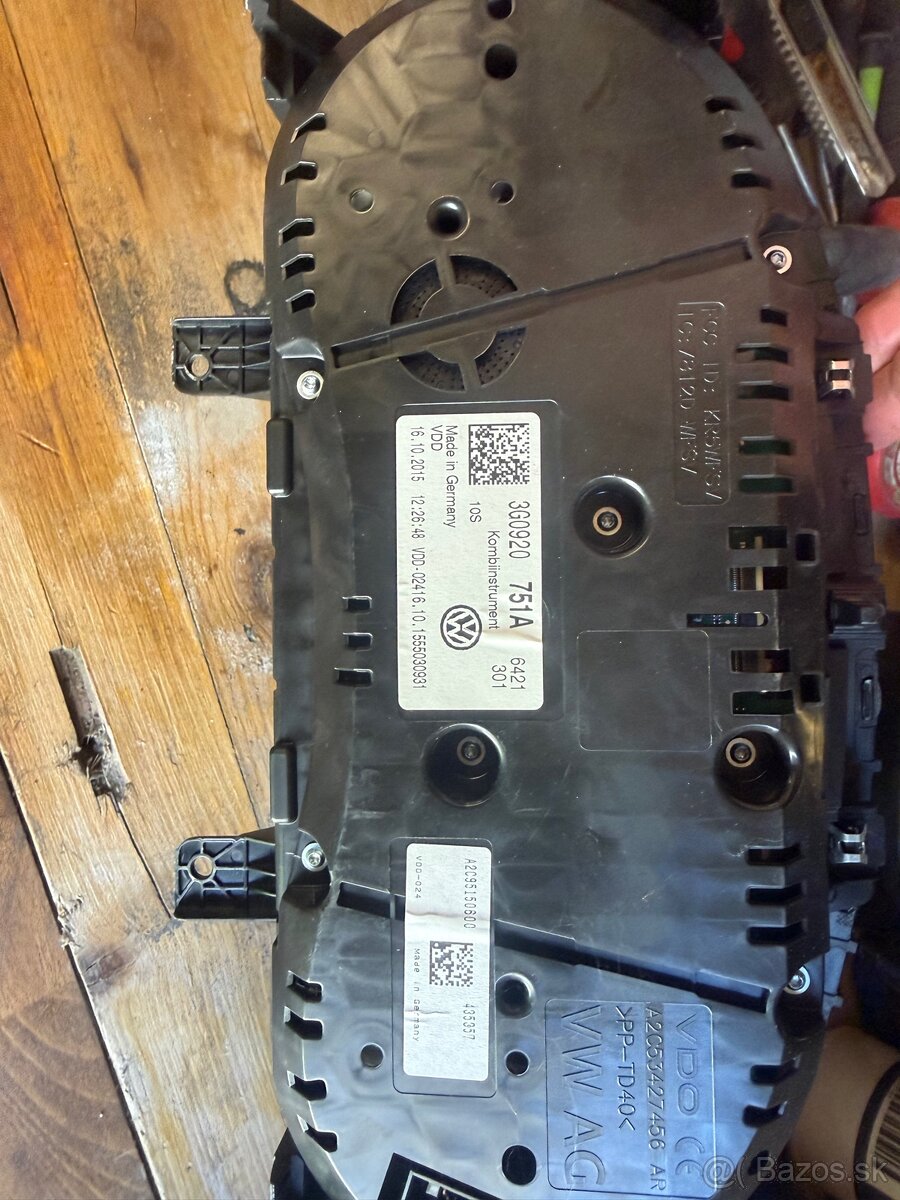 Predám budíky Vw Passat B8 - 2