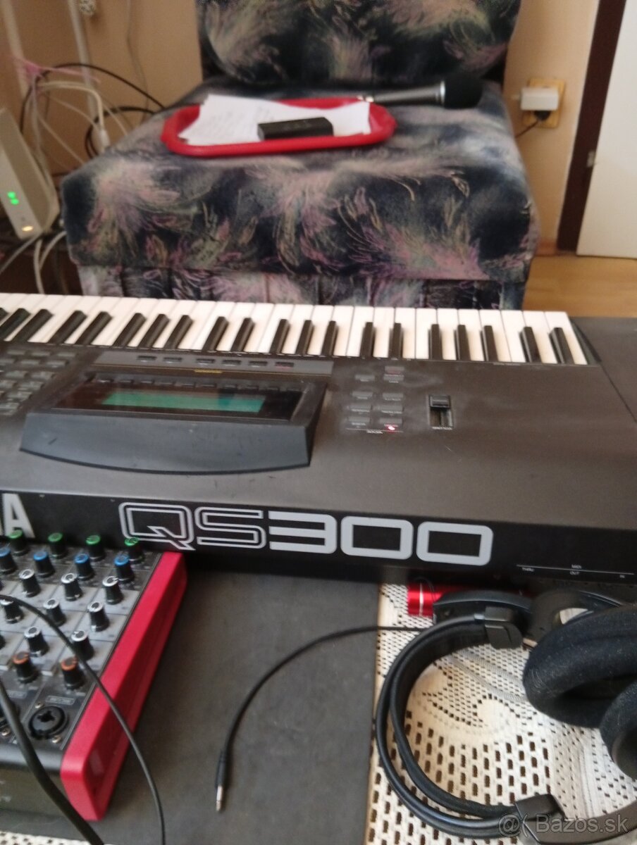 Yamaha QS300 workstation - 2