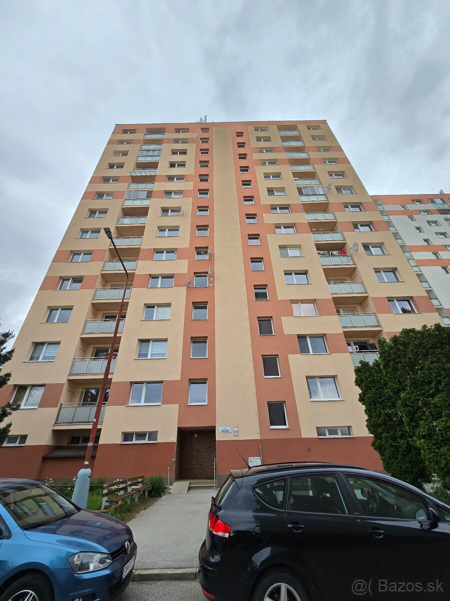 Predám 3 izbový byt v SNV - 2