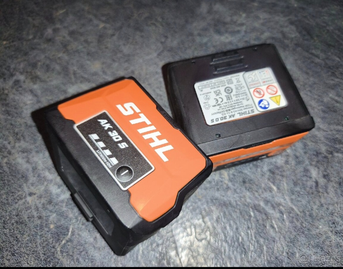 Predám batériu Stihl AK 30 - 2