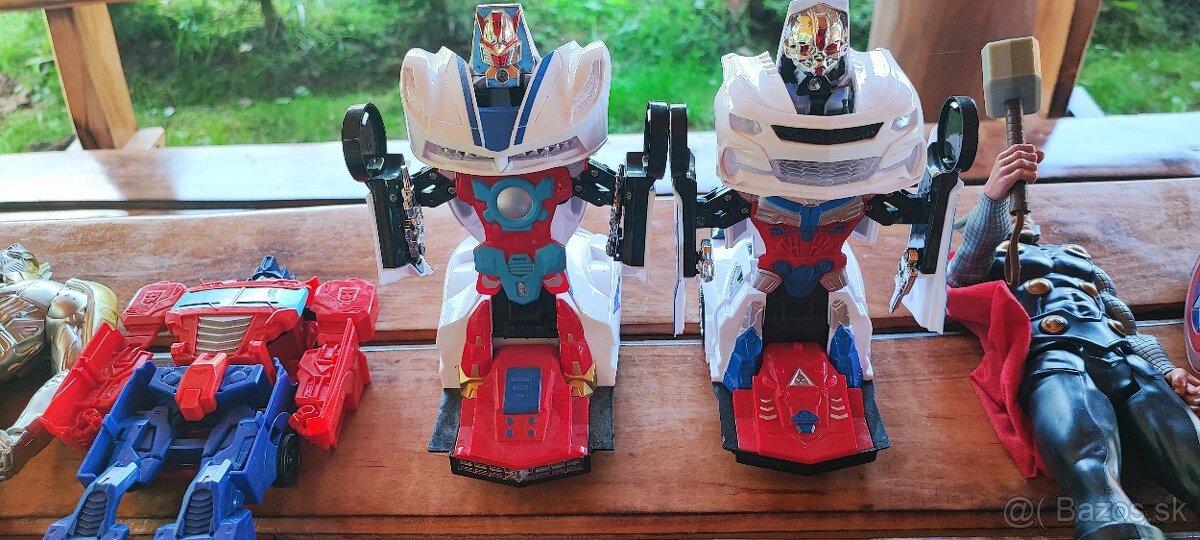 Superhrdinovia a transformers - 2