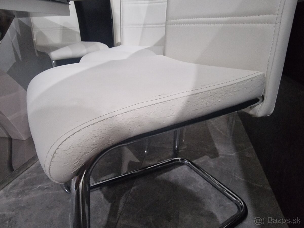 Jedálenské stoličky - 2