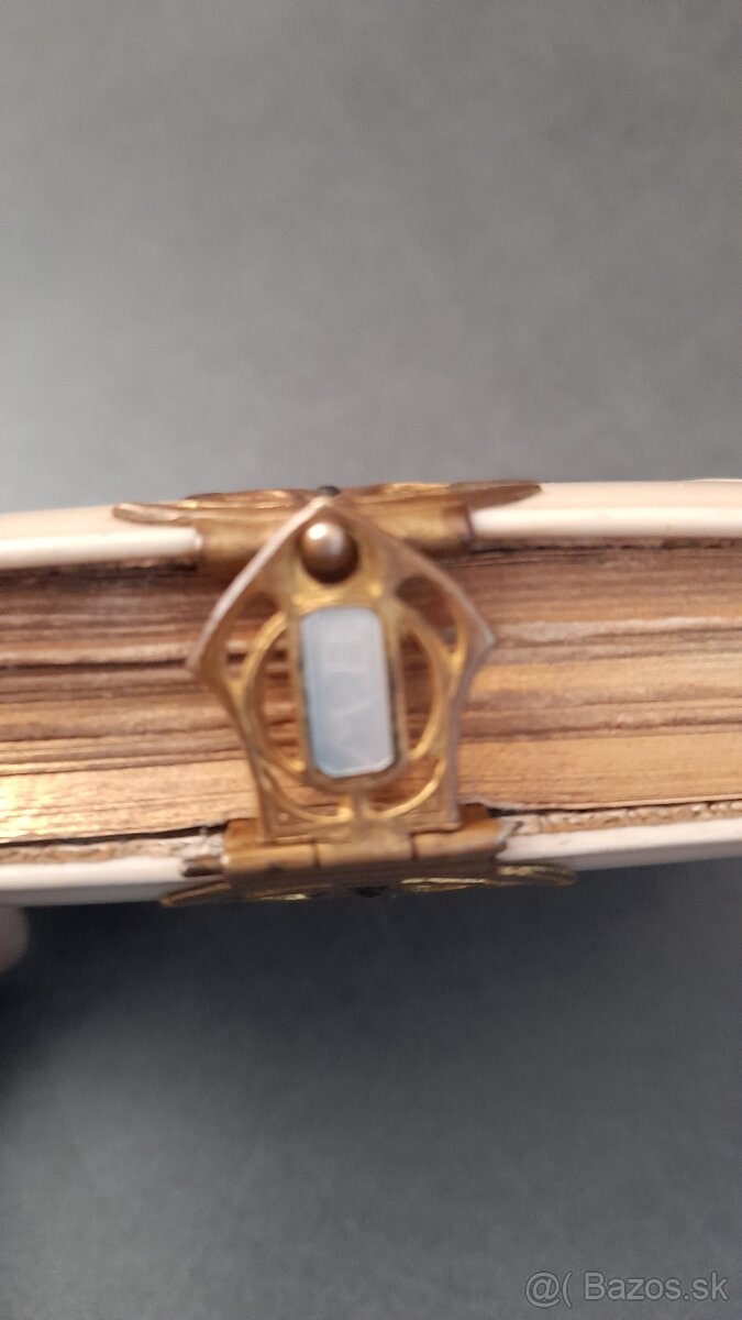 Starý vreckový modlitebný spevník 1896, svietnik - 2