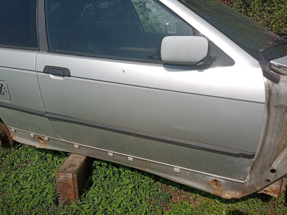 Rozpredám BMW E36 316i Compakt - 2