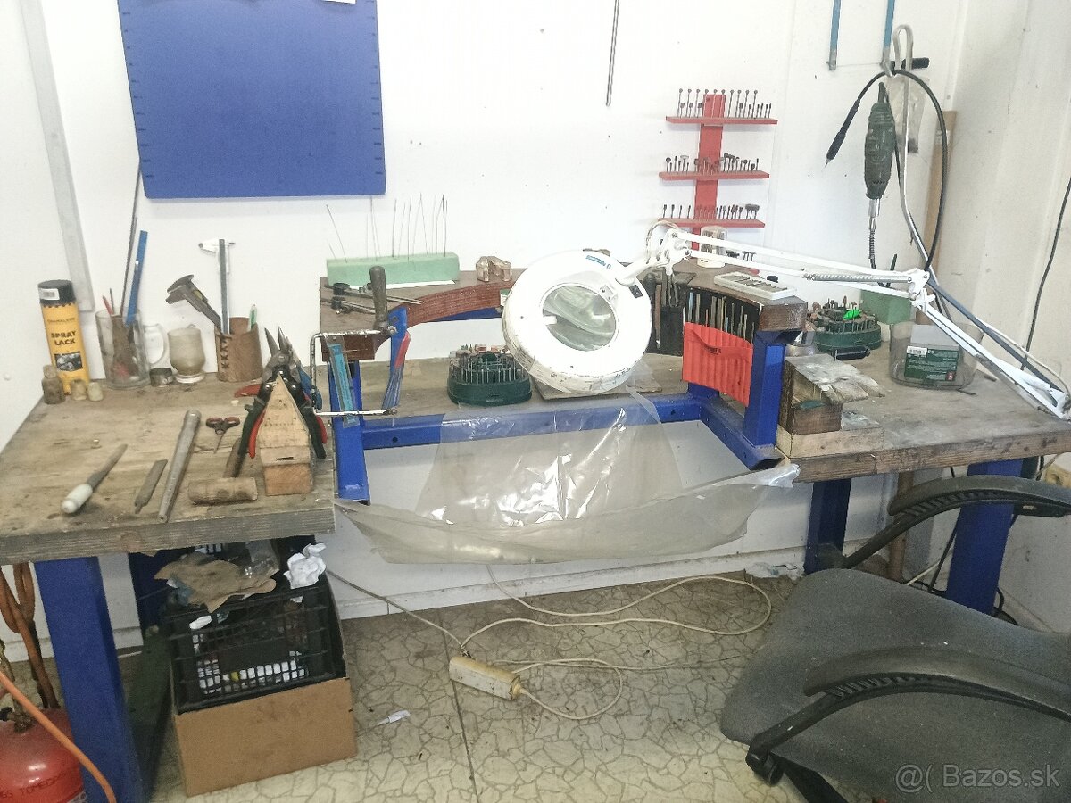 Predám Zlatnícky stôl - 2