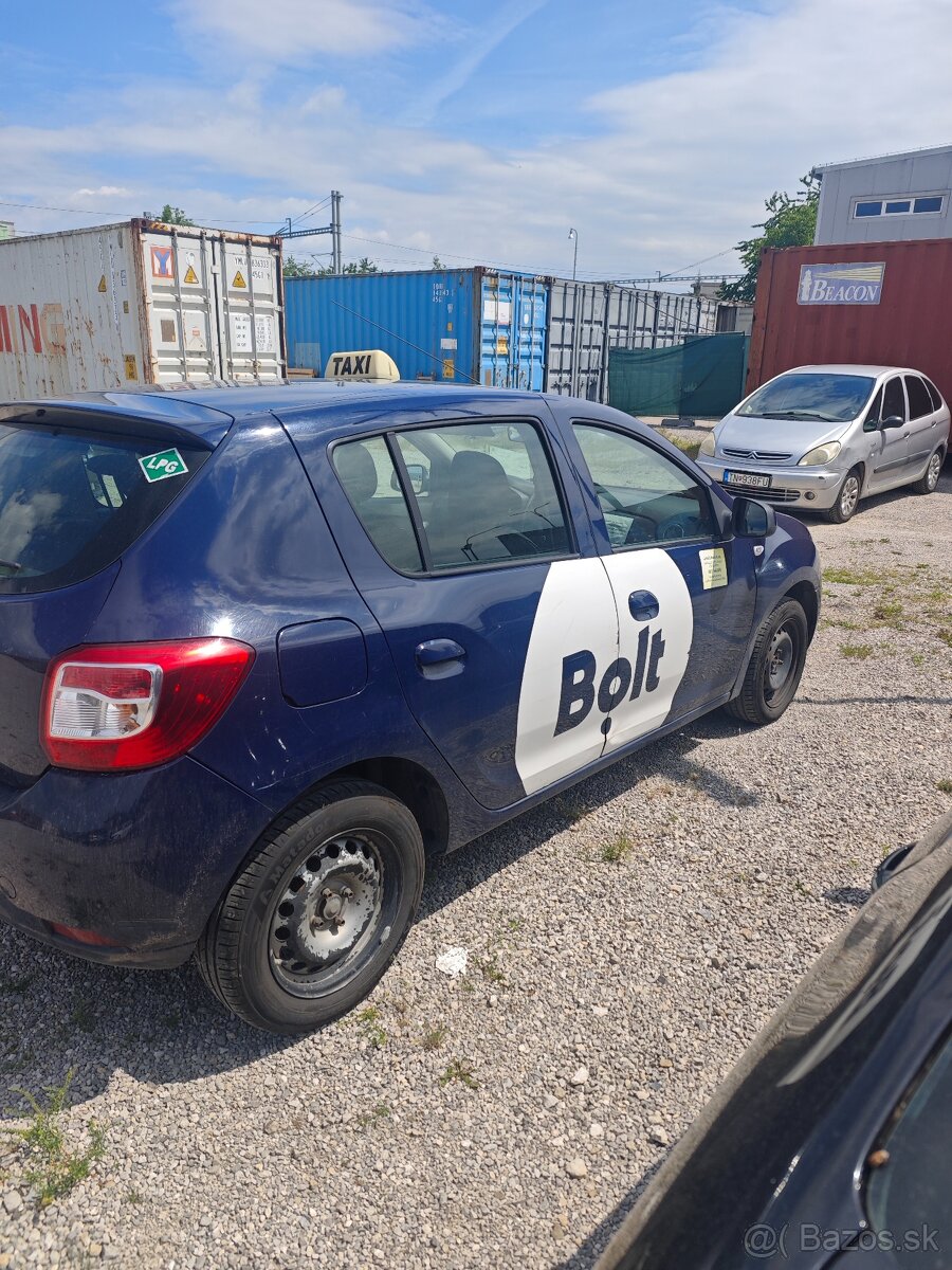 Predám Dacia Sandero lpg - 2