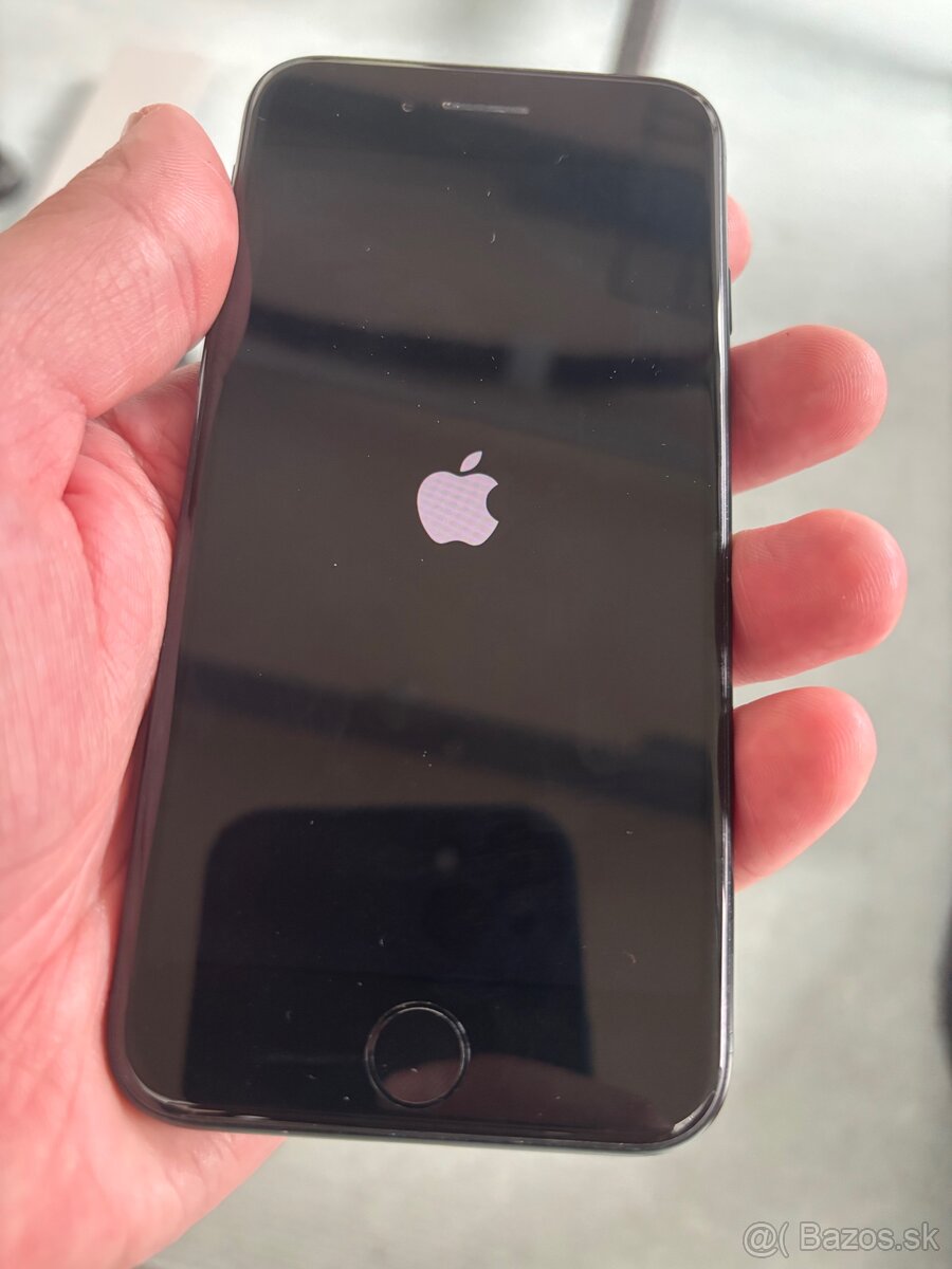 iPhone SE 2022 - 2