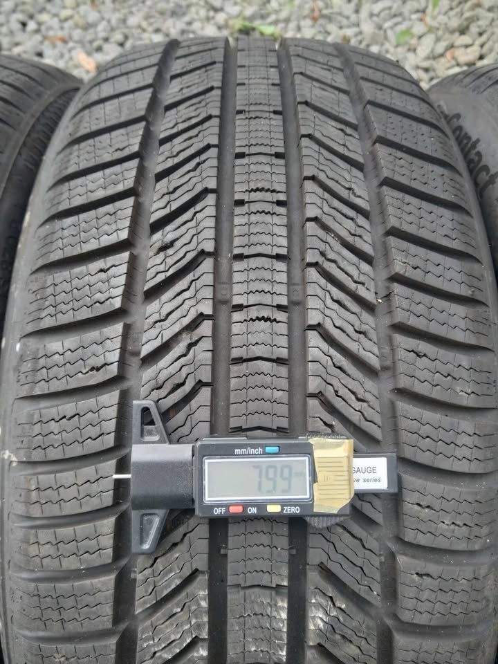245/45 R 18 zimné CONTINENTAL. - 2