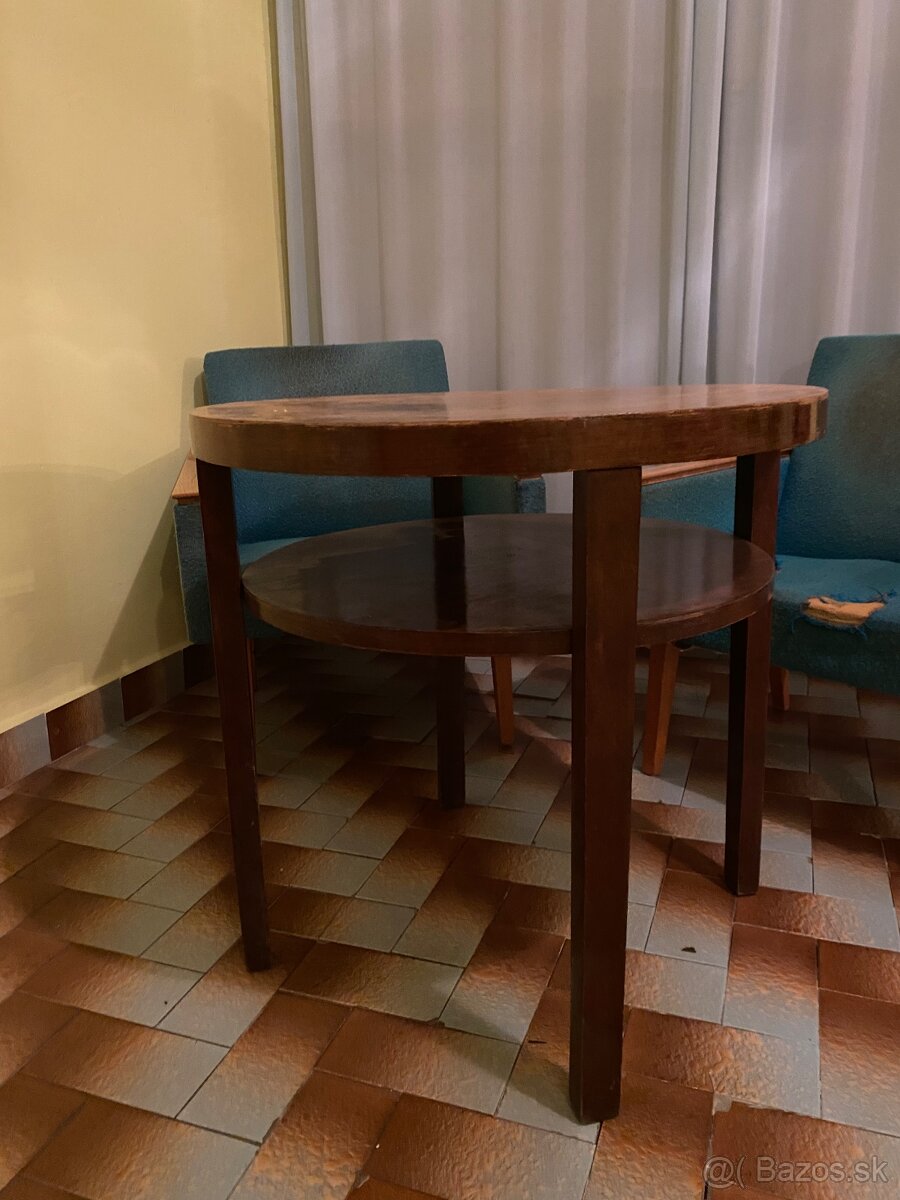 Stôl a dve kreslá - 2