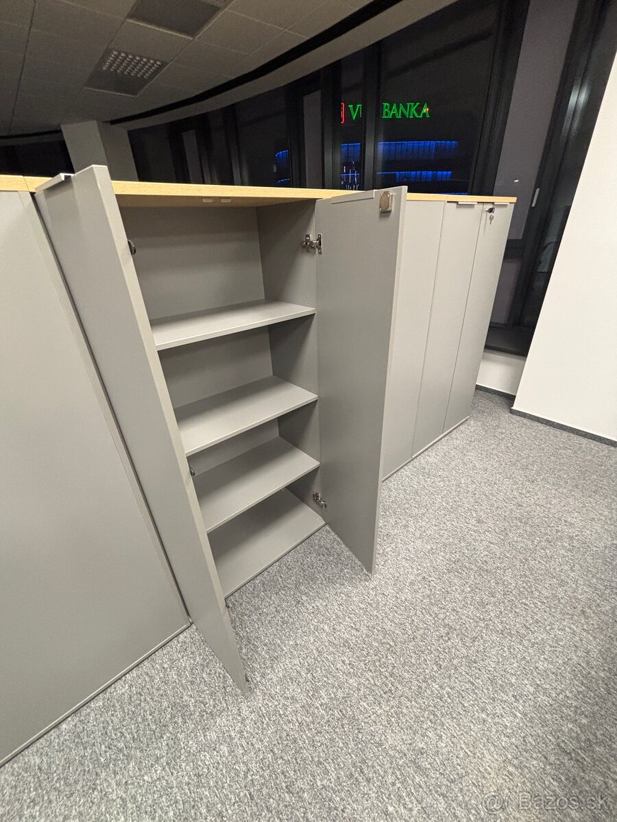 Skrinka sivá so zámkom - 8 kusov - 2