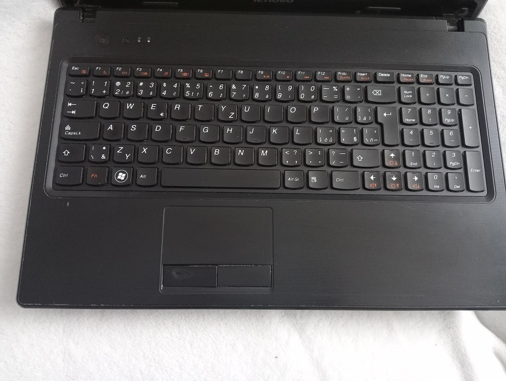rozpredám funkčný notebook Lenovo g570 - 2