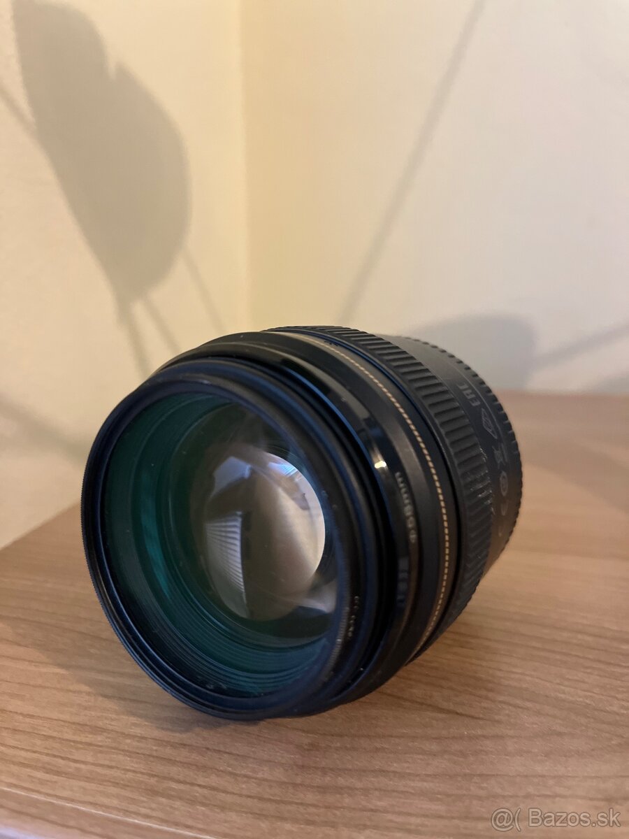 Canon EF 85mm f/1.8 - 2