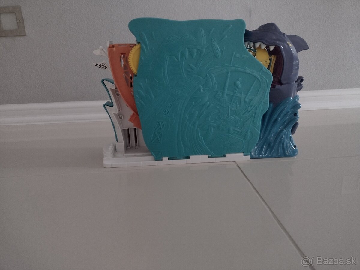 Hot wheels kufrikova dráha - 2