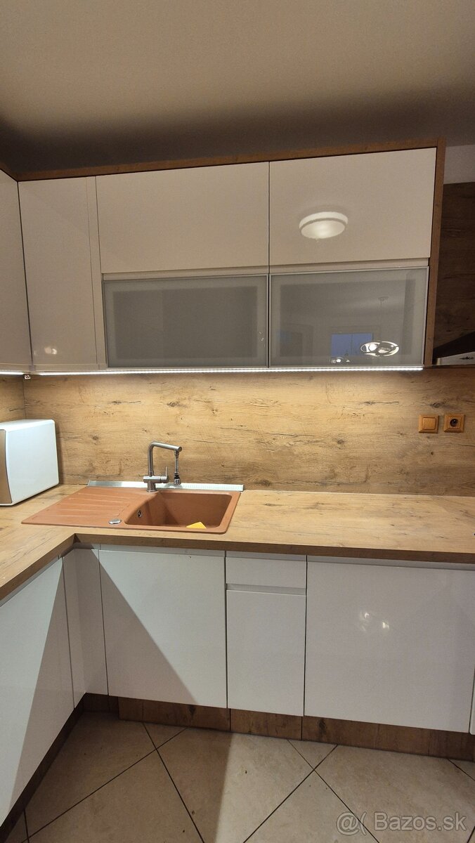 Kuchynská linka Dankuchen - 2