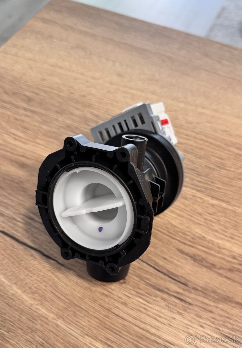 Čerpadlo práčky Whirlpool FFB 9469 BV CS - 2