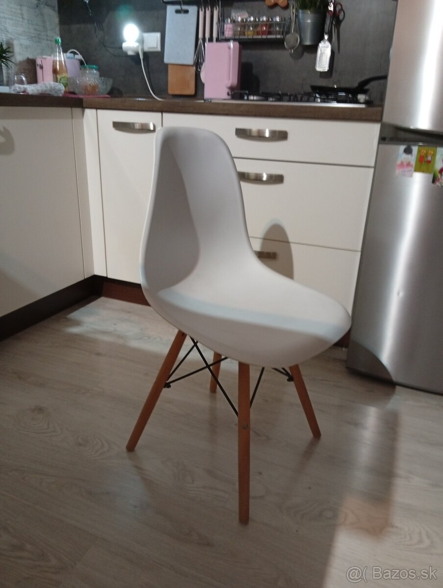 Predám nepoškodené stolicky - 2