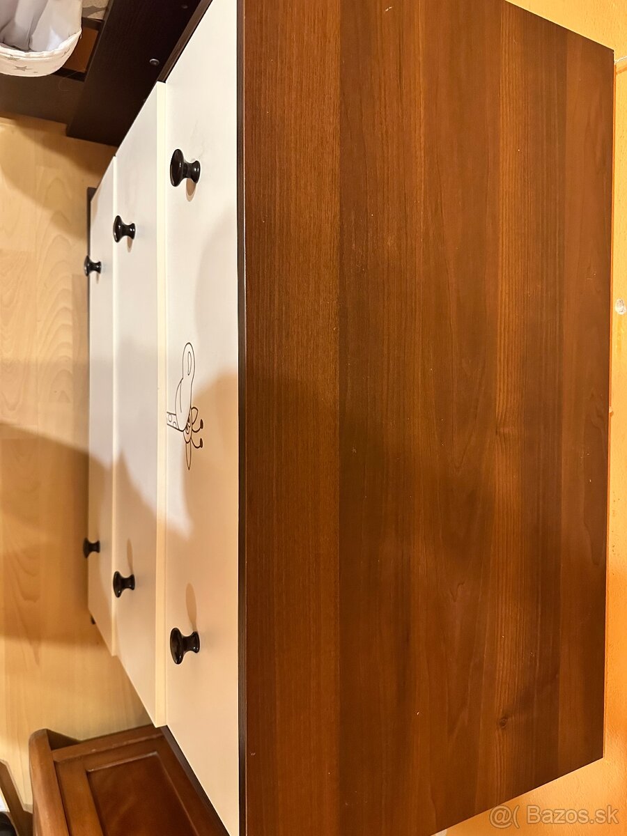 komoda a detská postielka safari žirafa biela s orechom - 2