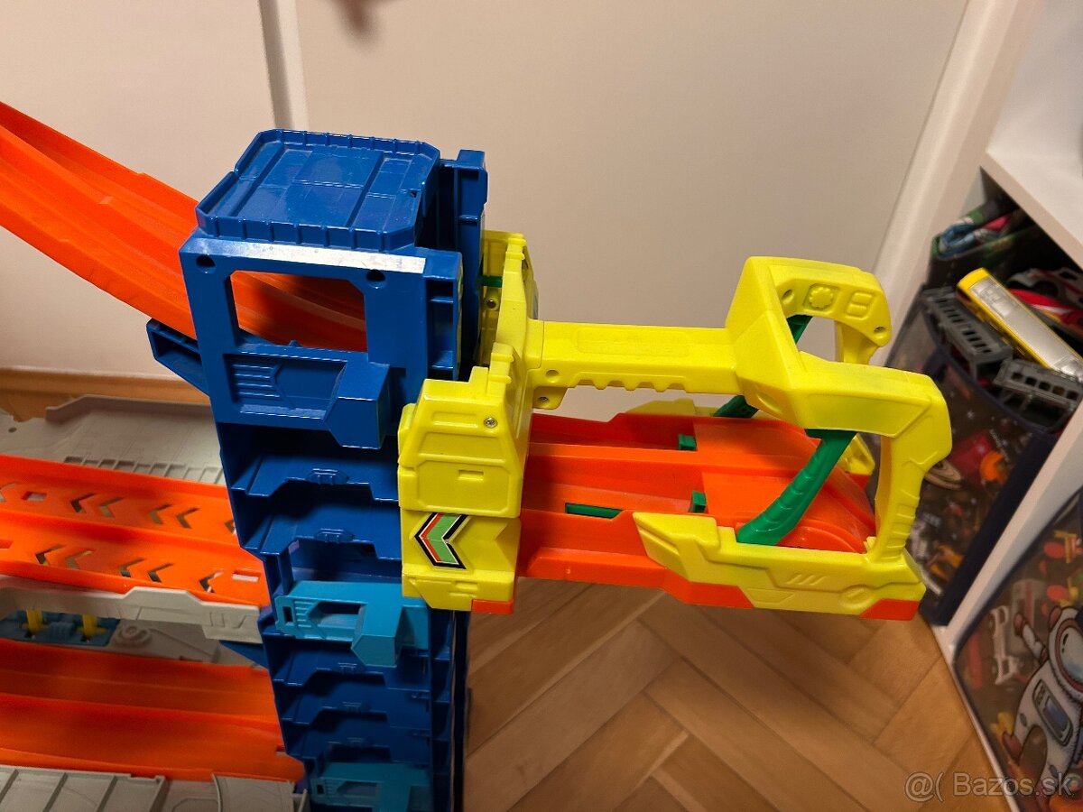 Hot wheels garaž - 2