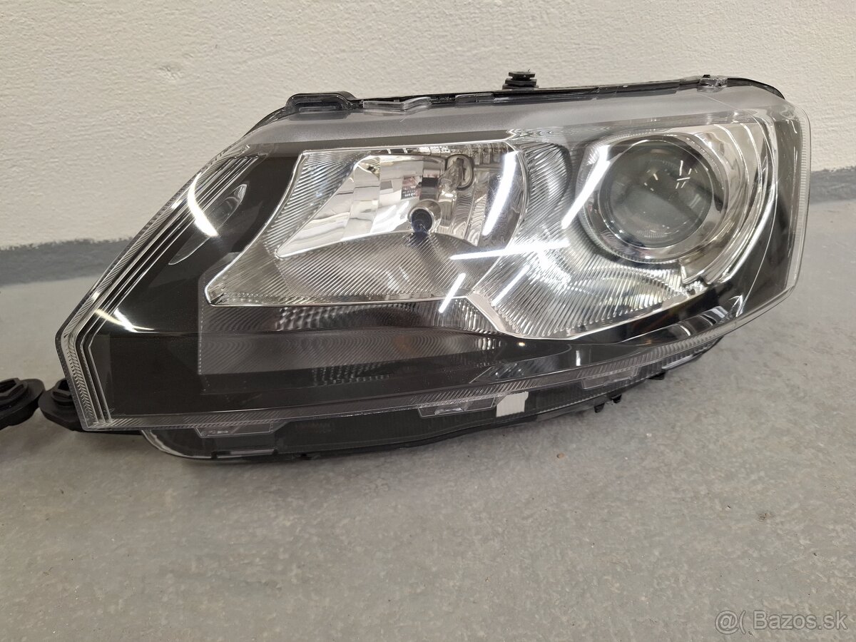 Škoda Rapid svetla xenóny - 2