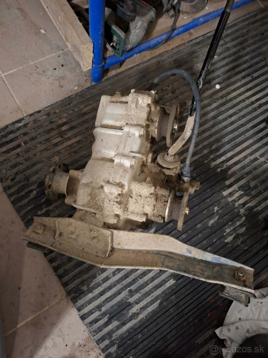 Predám diely na Suzuki Samurai 1.0-1.3 - 2