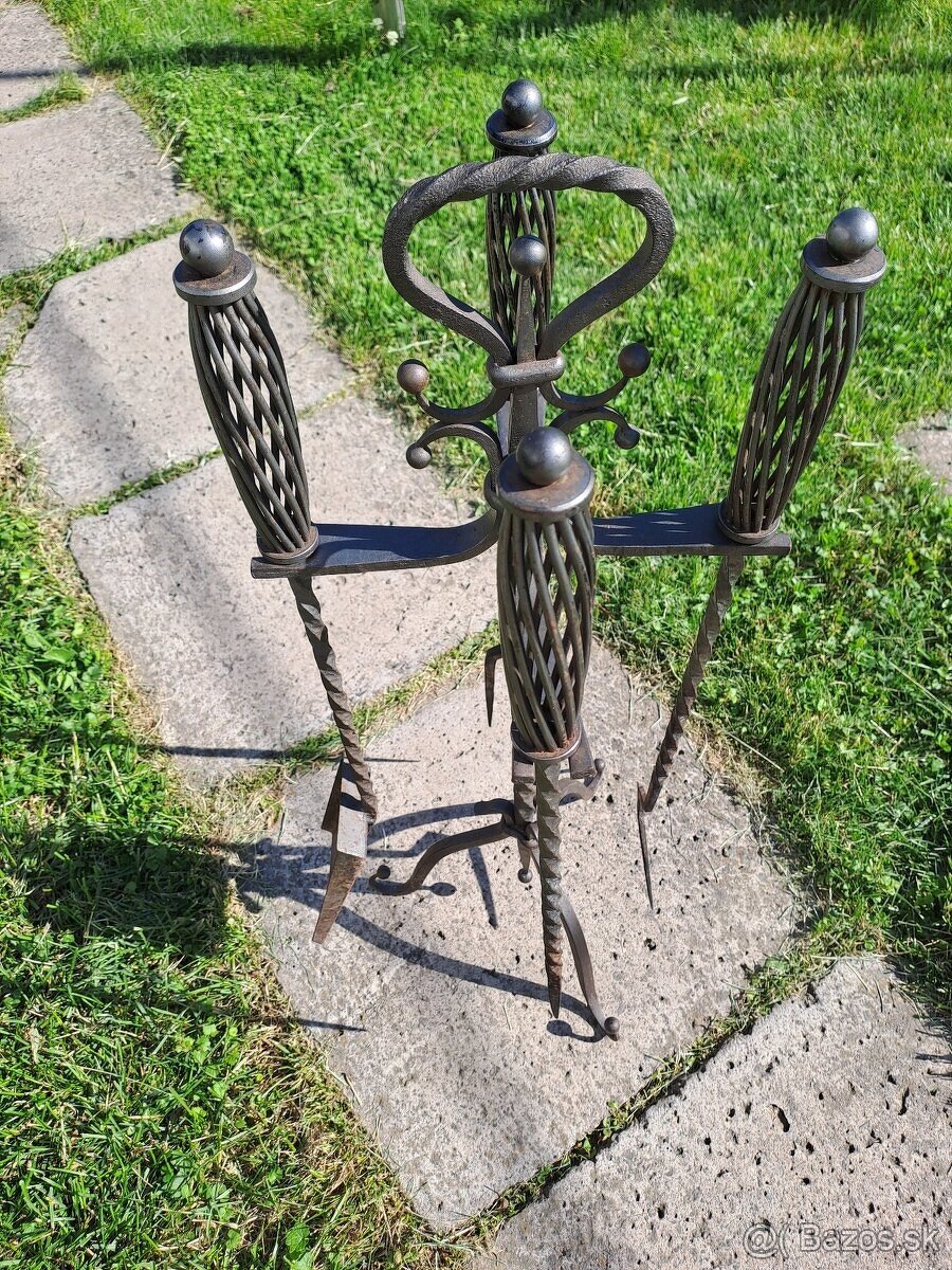 Predám kované krbové náradie. - 2