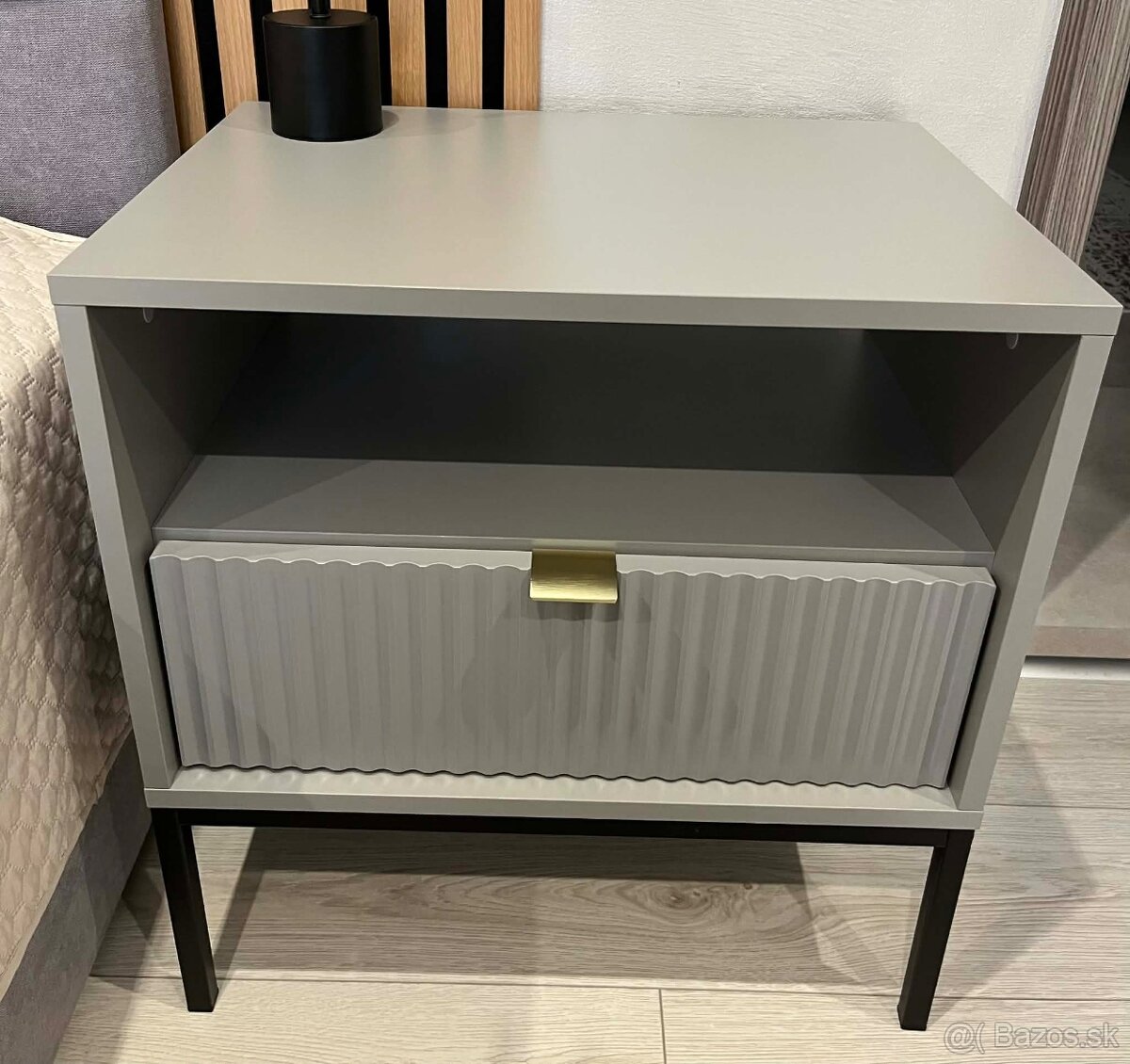 Nočný stolík - 2