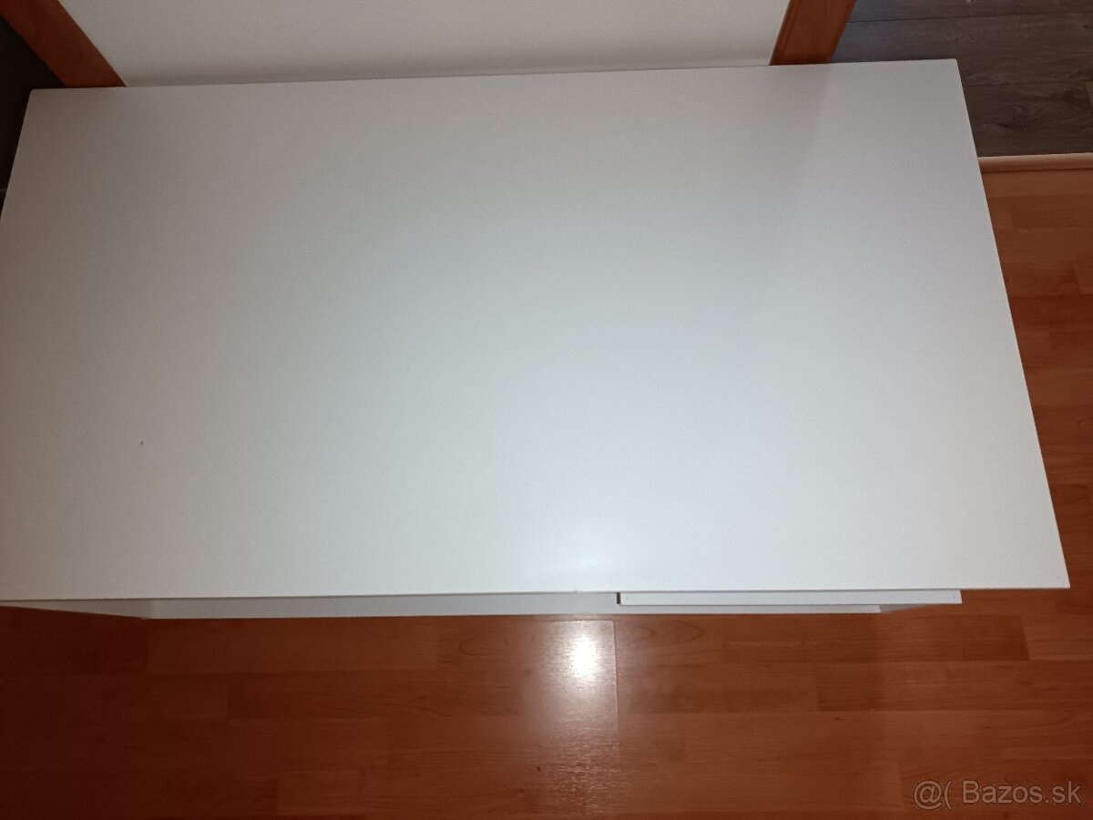 Konferenčný stolík. - 2