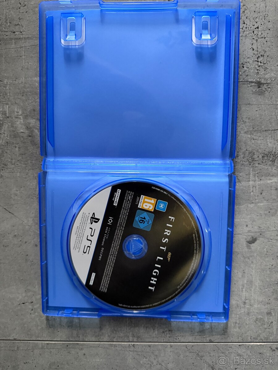 007 first light PS5 - 2