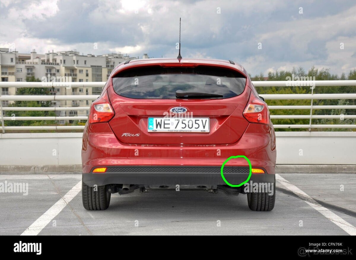 Ford Focus Mk3 krytka do nárazníka - 2