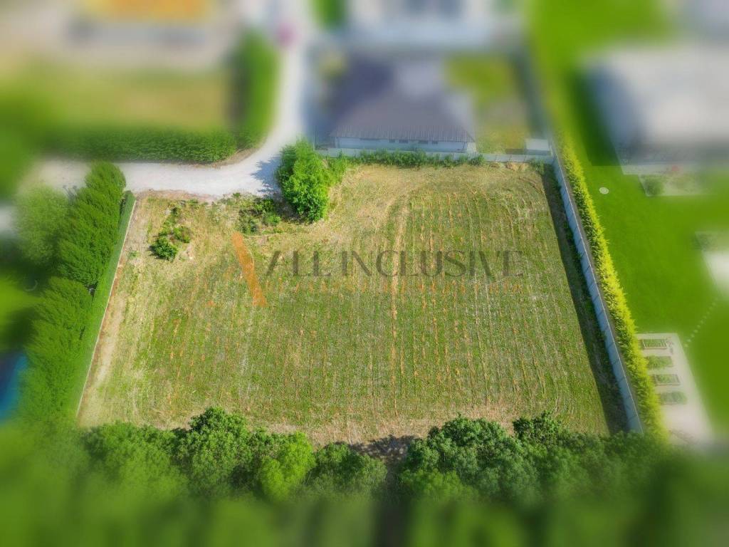 ALL INCLUSIVE I VEĽKOLEPÝ STAVEBNÝ POZEMOK 2623 M2 GALANTA - 2