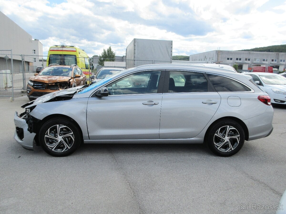 Hyundai i30 CW 1.5i CVVT Comfor - 2