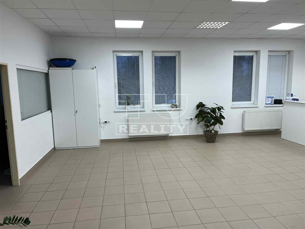 PRENÁJOM KOMERČNÝCH PRIESTOROV (30 m2) V BÁNOVCIACH NAD... - 2