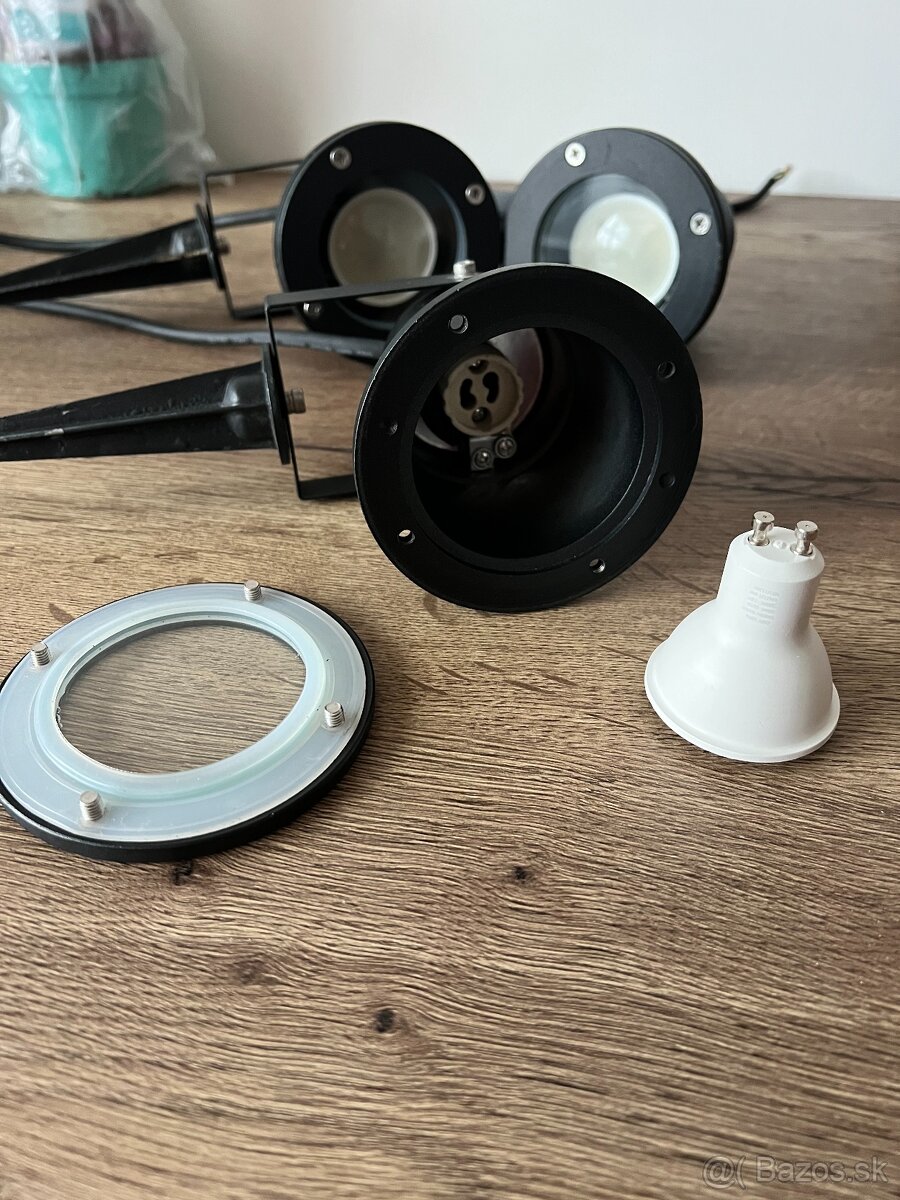 Vonkajšie záhradné lampy - 2