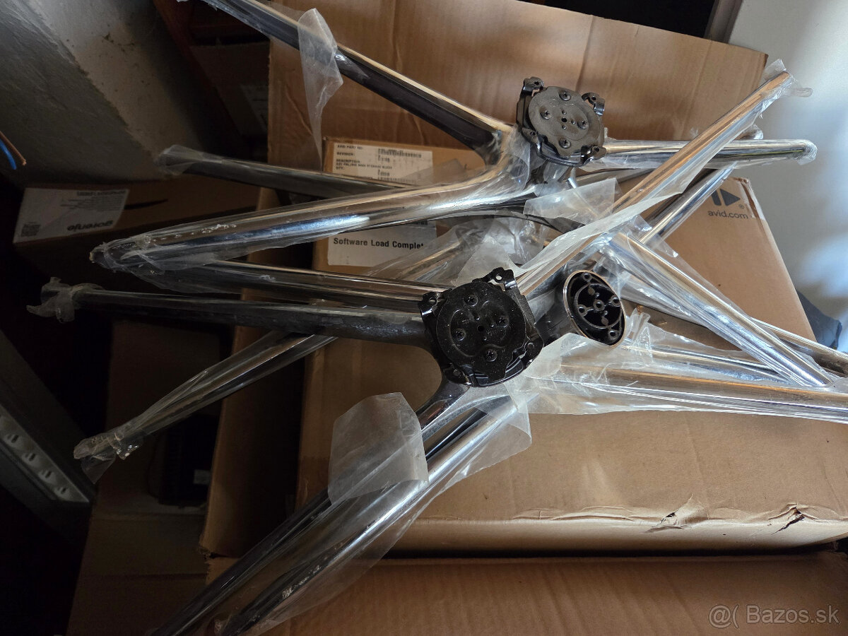 Podstavce/stojany na Samsung TV - 2