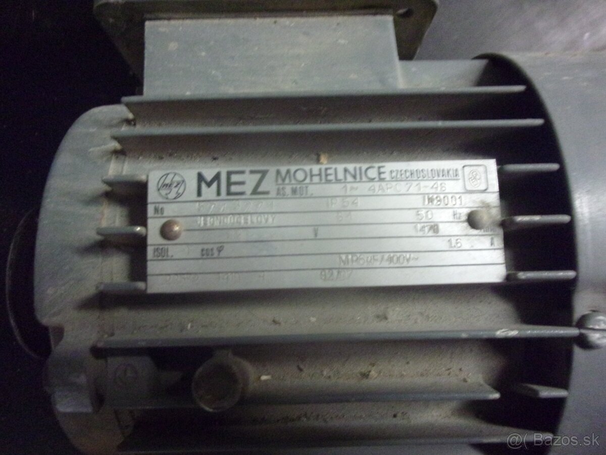 ELEKTROMOTOR Z MÍCHAČKY NA 220 V - 2