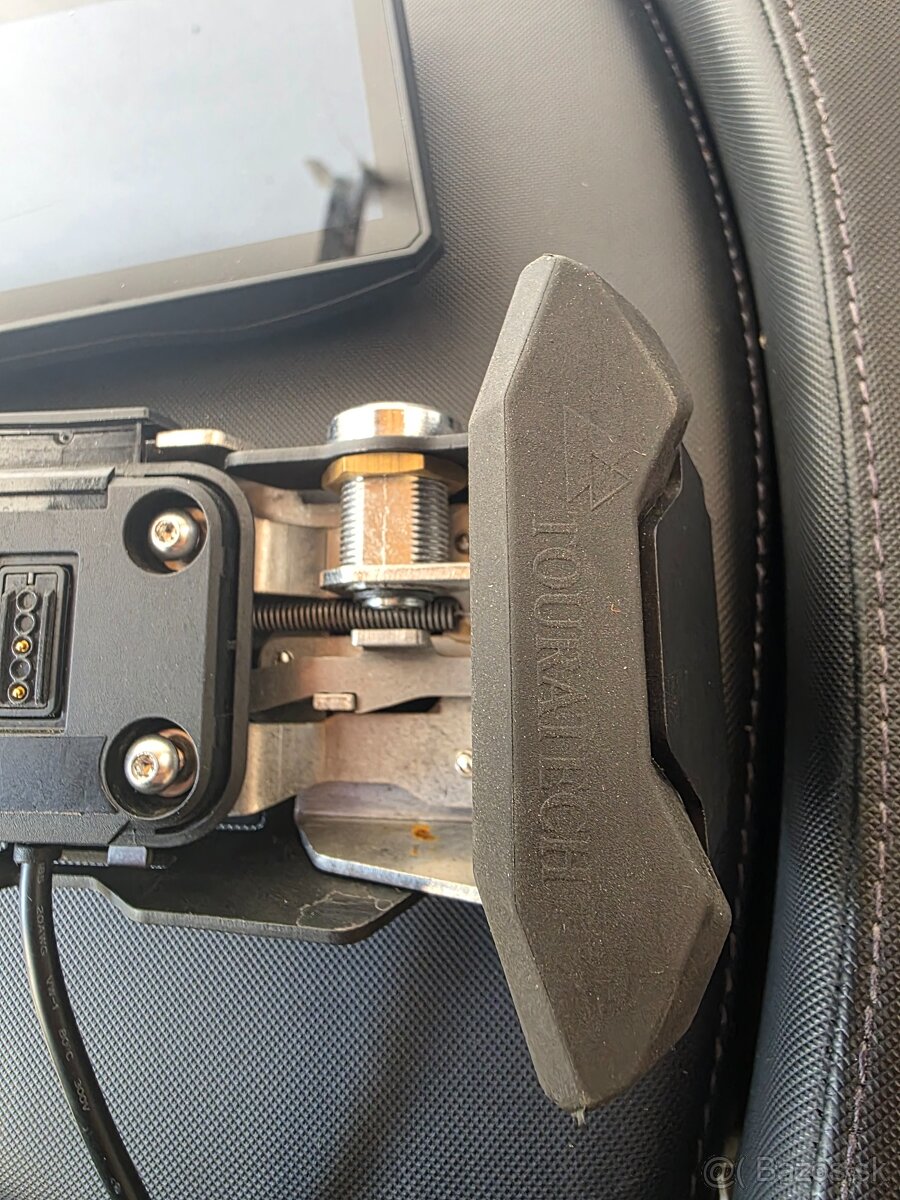 Garmin Zumo Xt + drziak - 2