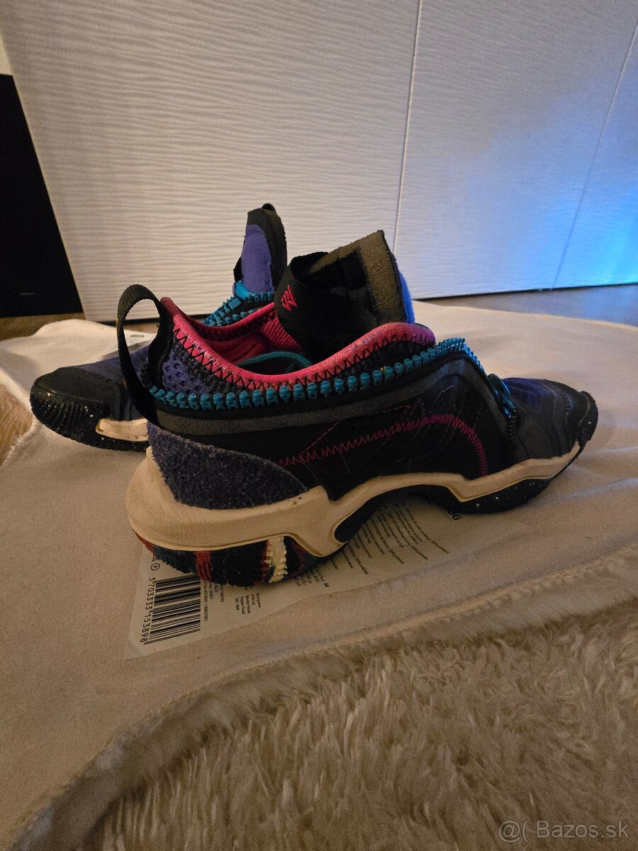NIKE - 2