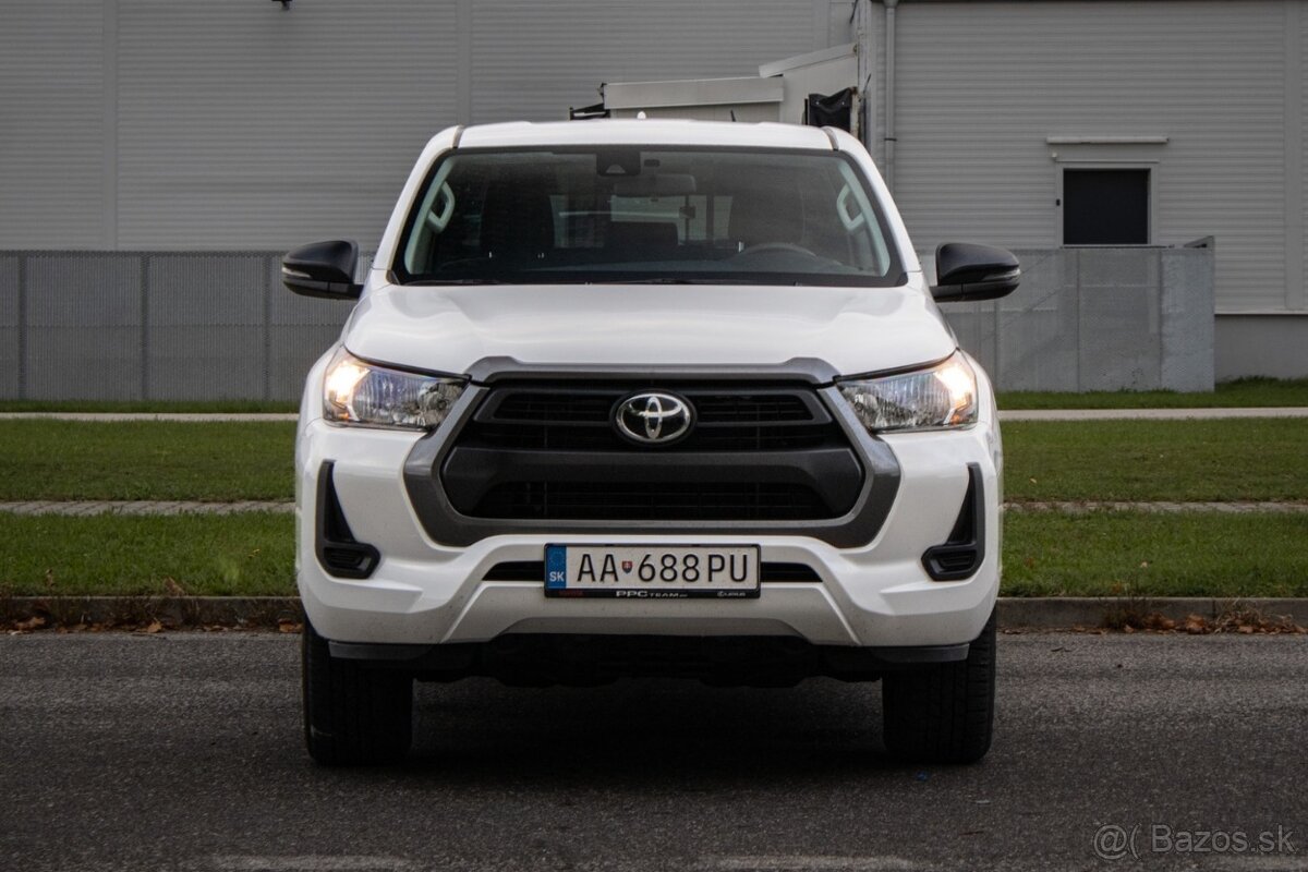 Toyota Hilux DC 2.4 I D-4D Active 4x4 A/T // AJ NA SPLÁTKY