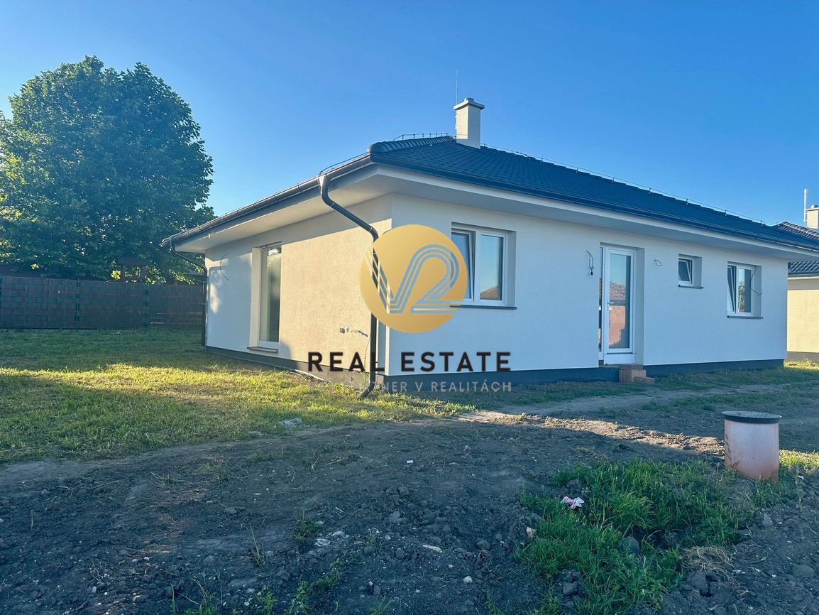 REZERVOVANÉ Na Predaj 4 izbová NOVOSTAVBA pri Nitre - 2