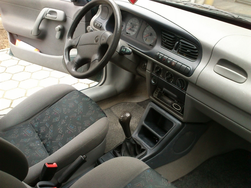 ŠKODA FELICIA,FAVORIT sedačky,volant,stredový panel,plato - 2