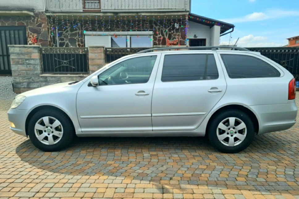 Škoda Octavia II FACELIFT Combi TDI 77KW - 2